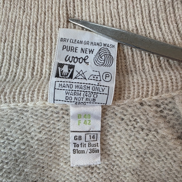 Vintage Wolsey Made in Scotland Pure New Wool Sweater – Size UK14 - Natural - Picture 6 of 6